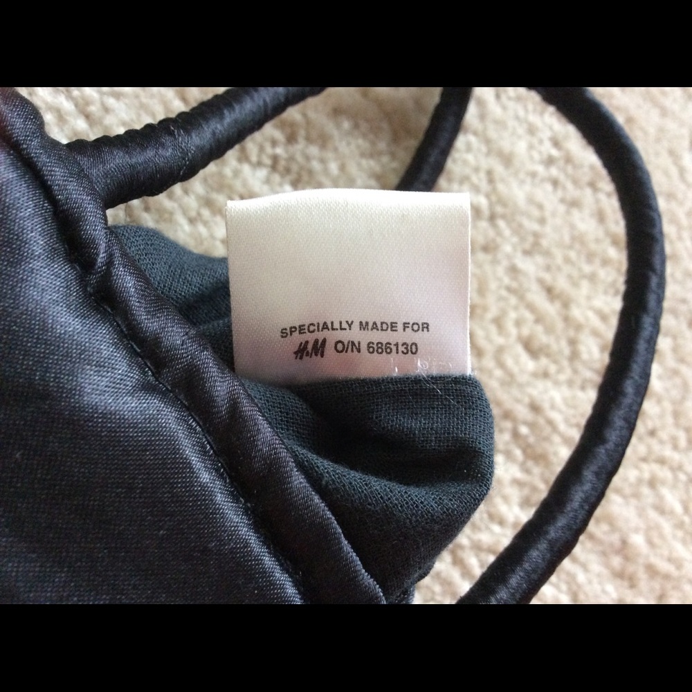 Woman’s H&M purse. - Picture 5 of 5